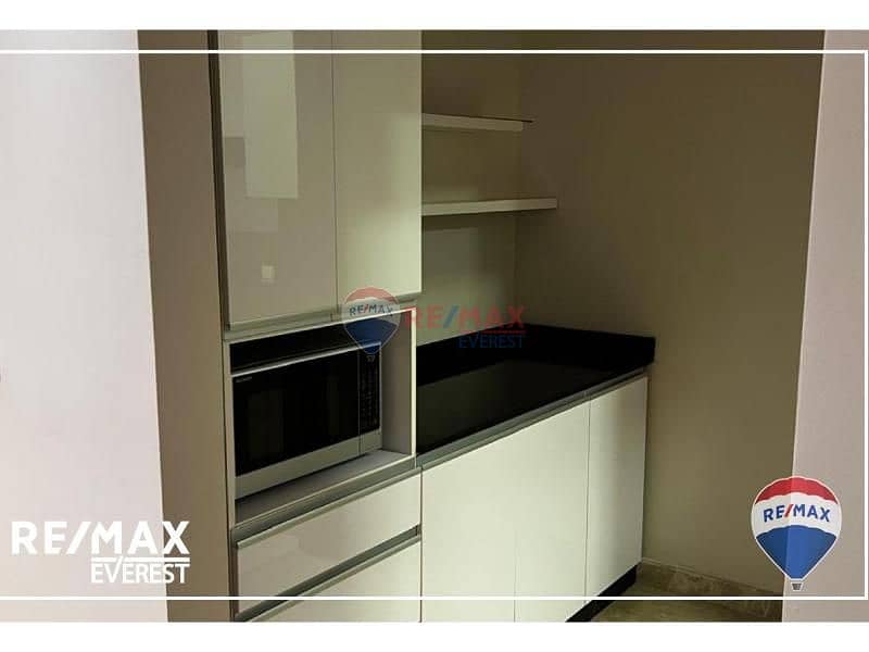 10 928abe6f-1d7b-4021-b67e-a74321c78939. jpg