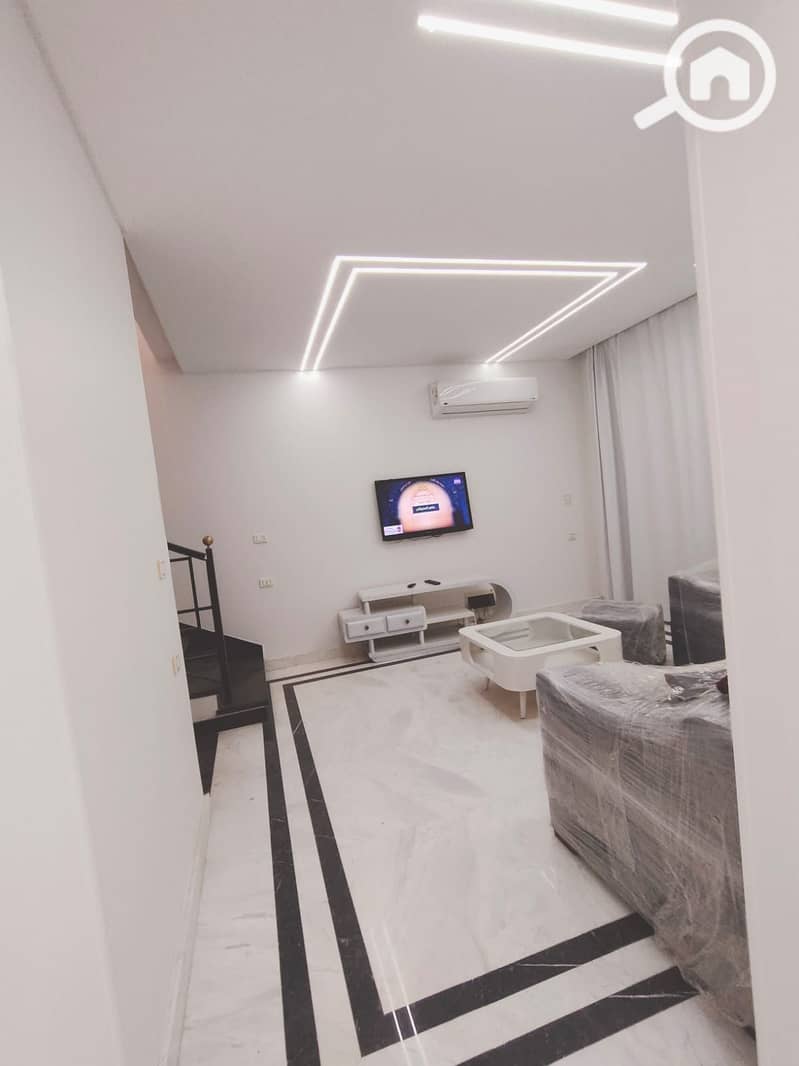 22 317079e5-5932-42ac-8975-8f8d3bdf91e7. jpeg