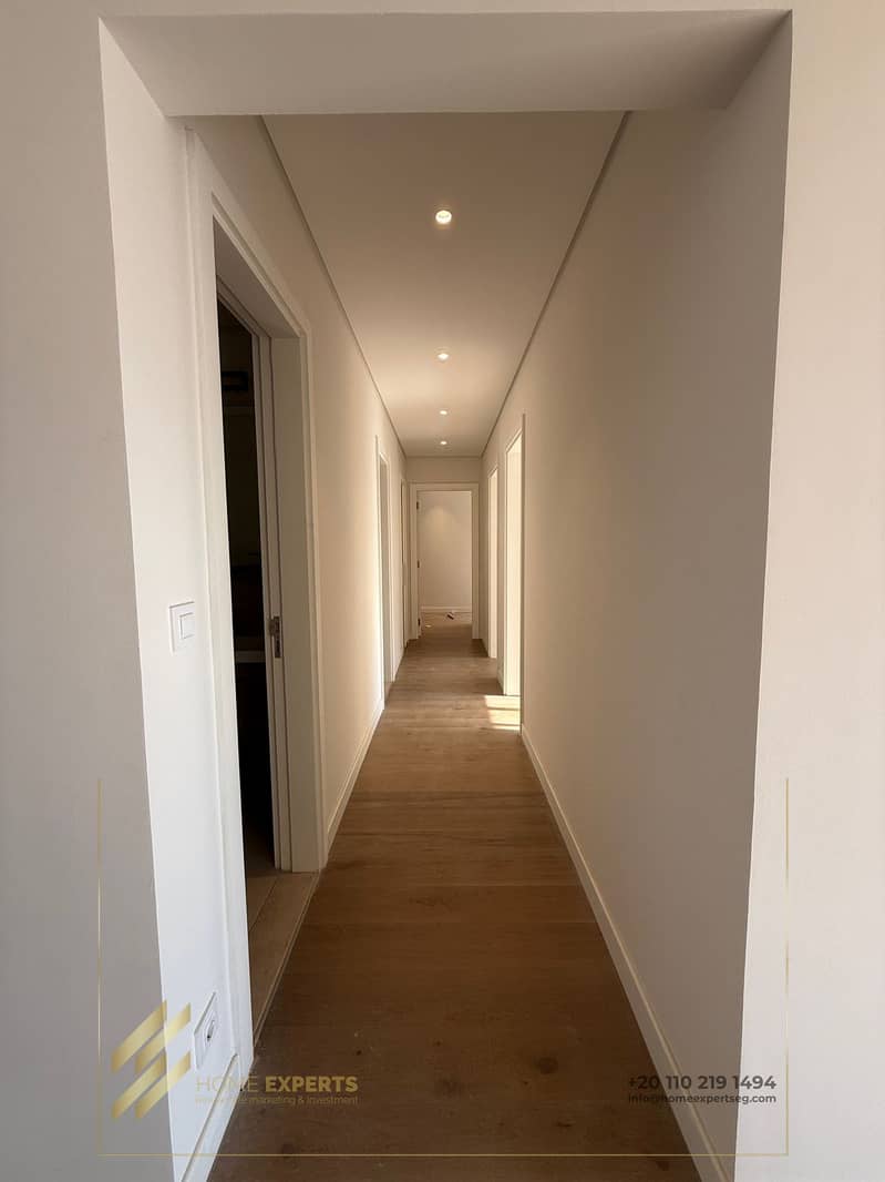 6 2c030bfe-ff86-46bf-9e02-6f33a2a2af8a. jpg