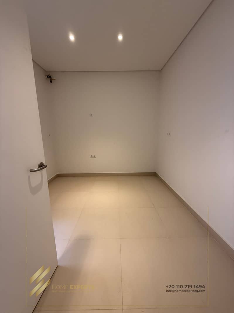 14 176451a2-8c3d-458a-b2a0-45b2986be14f. jpg