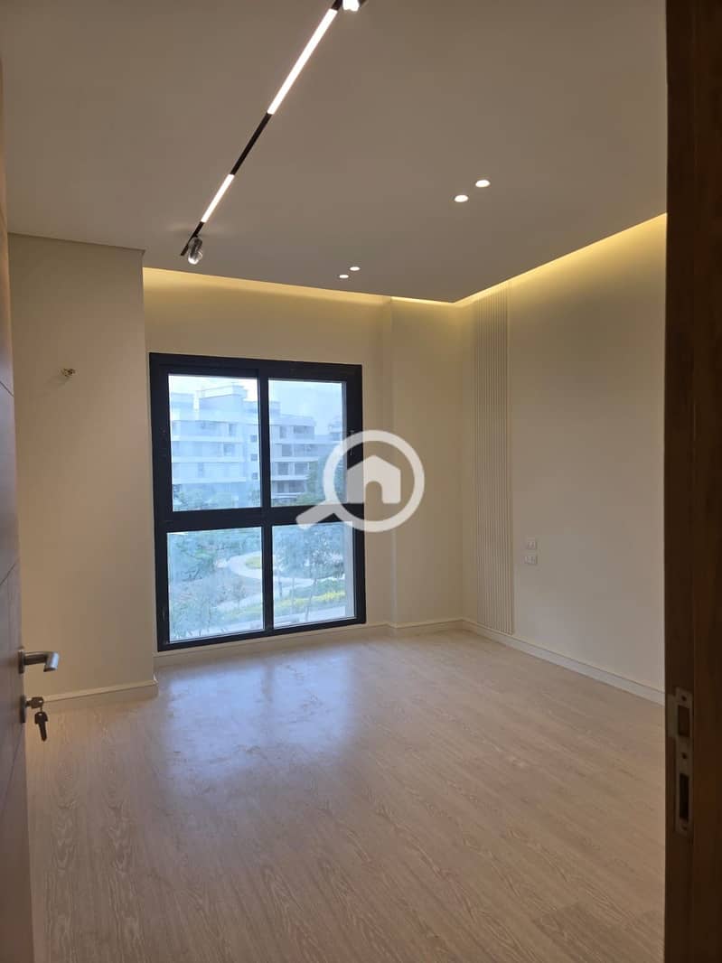 2 5db53477-5f9c-4f48-9b92-896c1d4ef675. jpeg