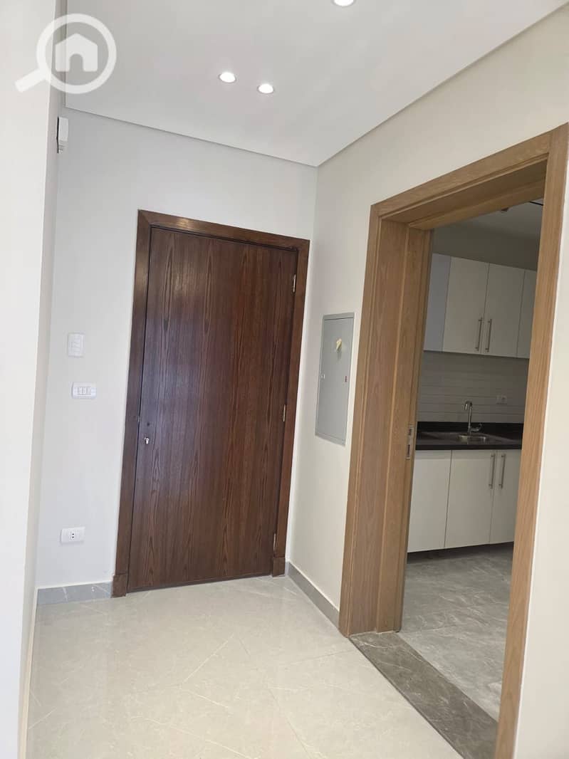 7 eb727e77-72df-4c19-abf5-9e15cca8df7f. jpeg