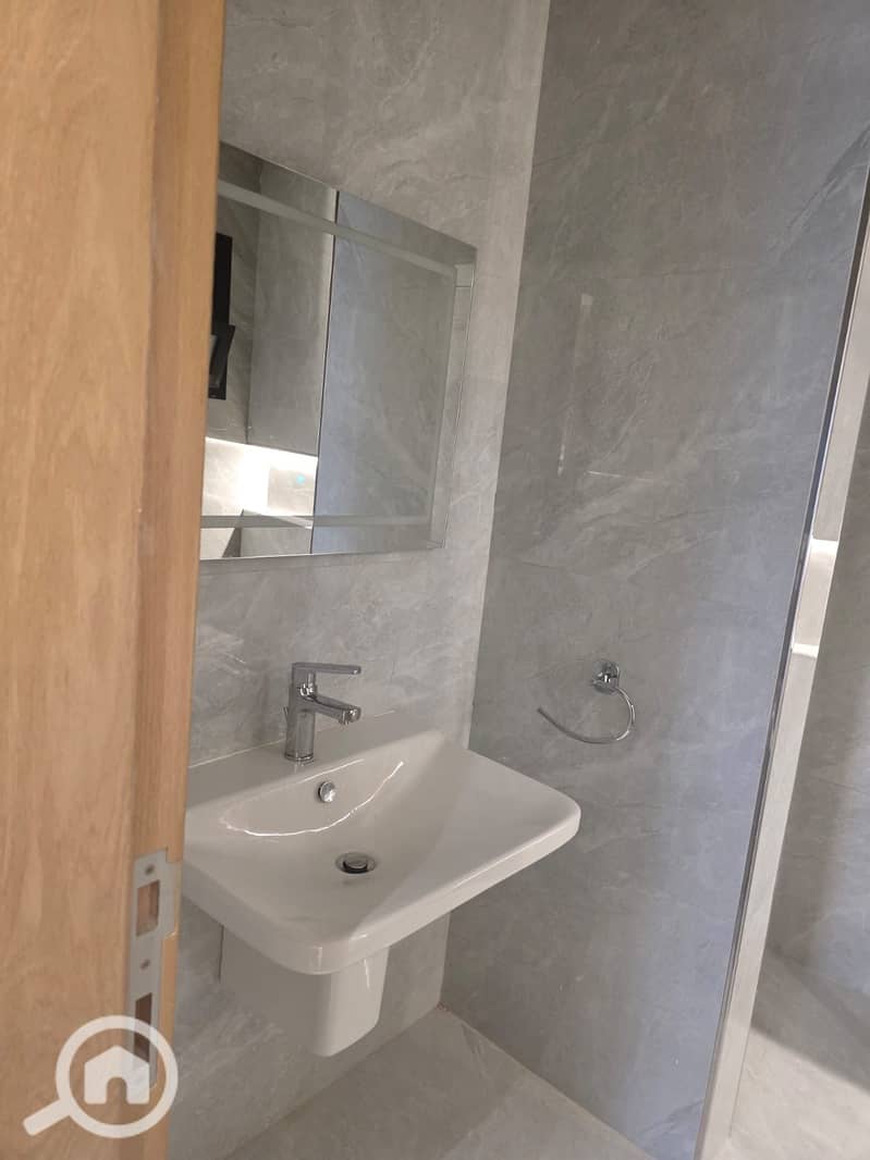 9 cd0660ad-f304-4753-8e4b-fdad7519b112. jpeg