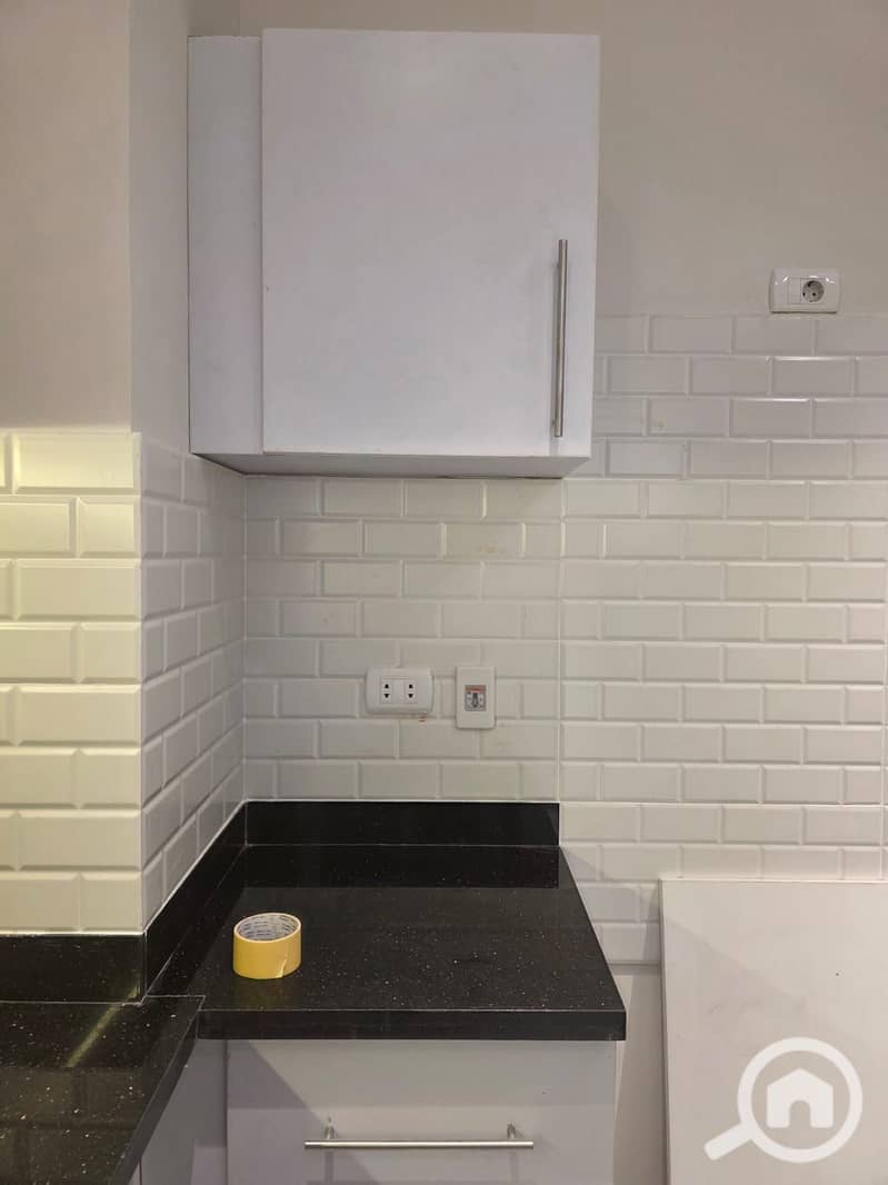 10 999e8d6b-0dce-46cf-b4a1-e84183e03fc7. jpeg