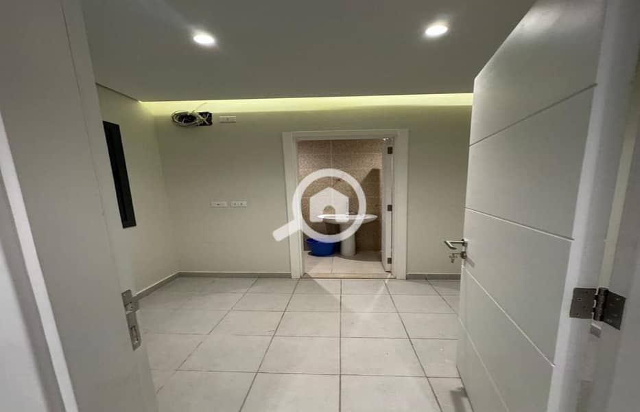 23 WhatsApp Image 2025-11-17 at 4.03. 08 PM. jpeg