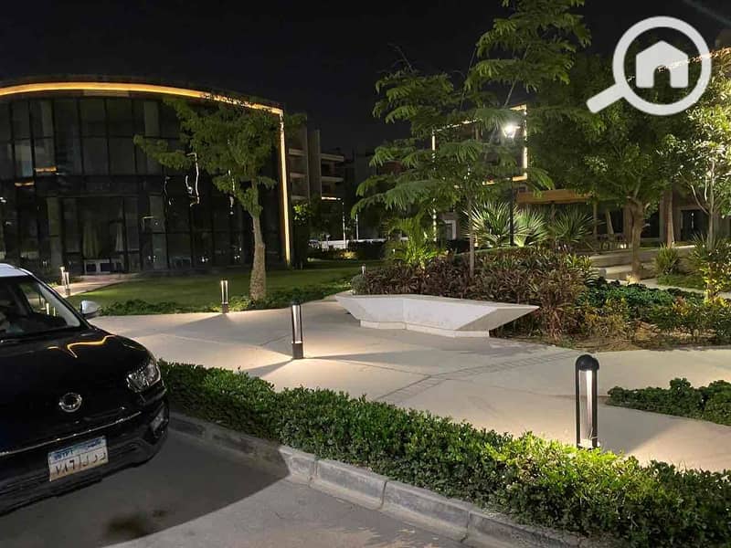 4 ffd47877-7273-425f-8d80-bd518ca2116c. jpg