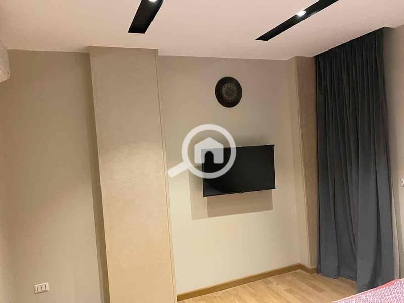 12 0e5da8df-aa64-442b-8da1-10caf3f2314a. jpg