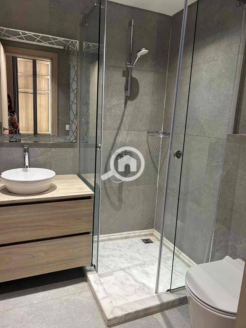 9 eccf5890-5e37-49b7-986b-66a5f6a1d7bf. jpg