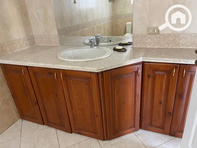 12 43328a26-f963-43be-b33e-59022aeb8c94. jpeg