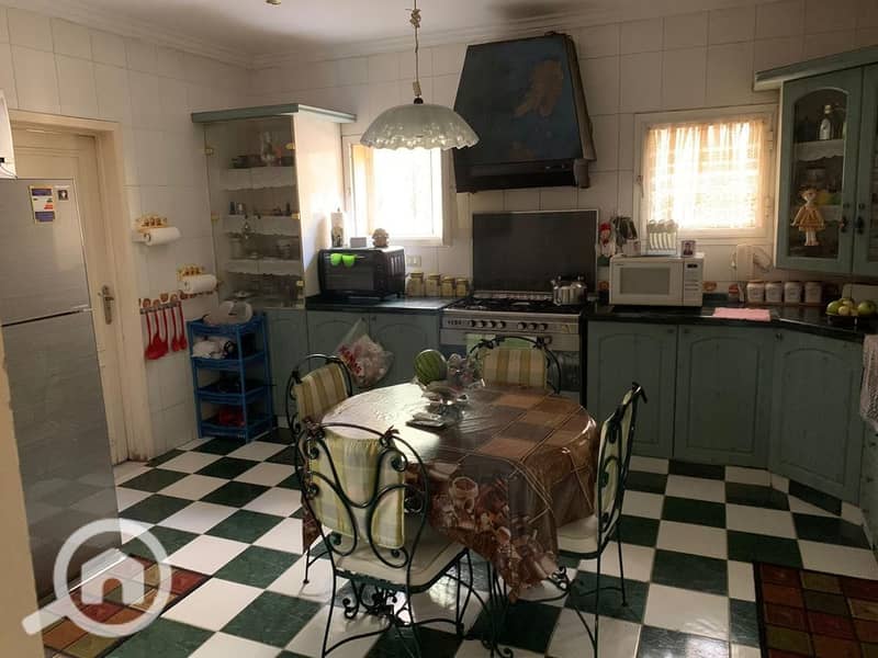 4 f0be8f92-7d03-49c4-a525-4e85cdfd2e39. jpeg