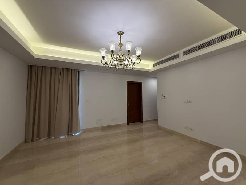 2 c7560558-a6d2-41f3-9f0b-7eecf1cd2860. jpeg