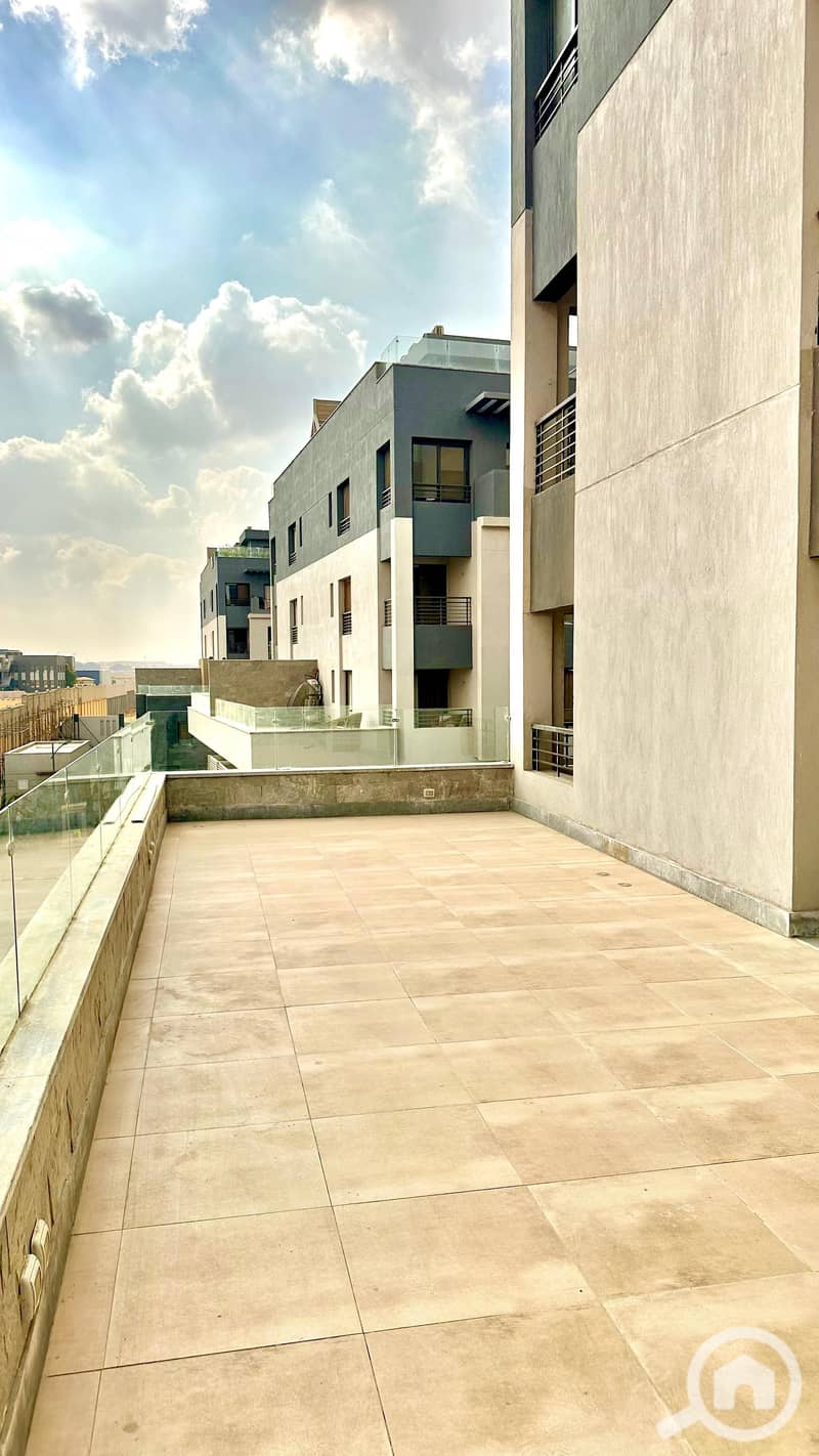 2 d7b9c2ce-5c45-483d-bccf-98c7dc68abe5. jpg