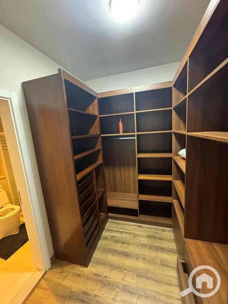 4 d089900f-5e89-40d9-a810-210af17ba8ea. jpg