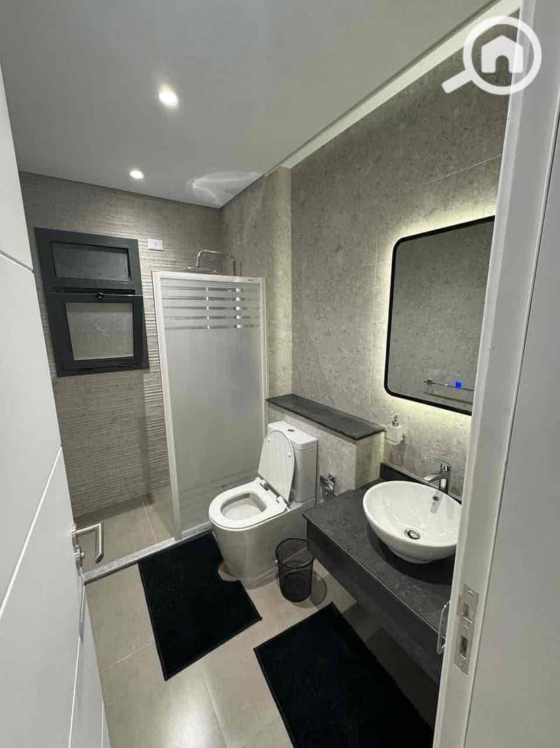 10 2153880b-1dbc-4d84-8a4e-752f84a3f9c4. jpg