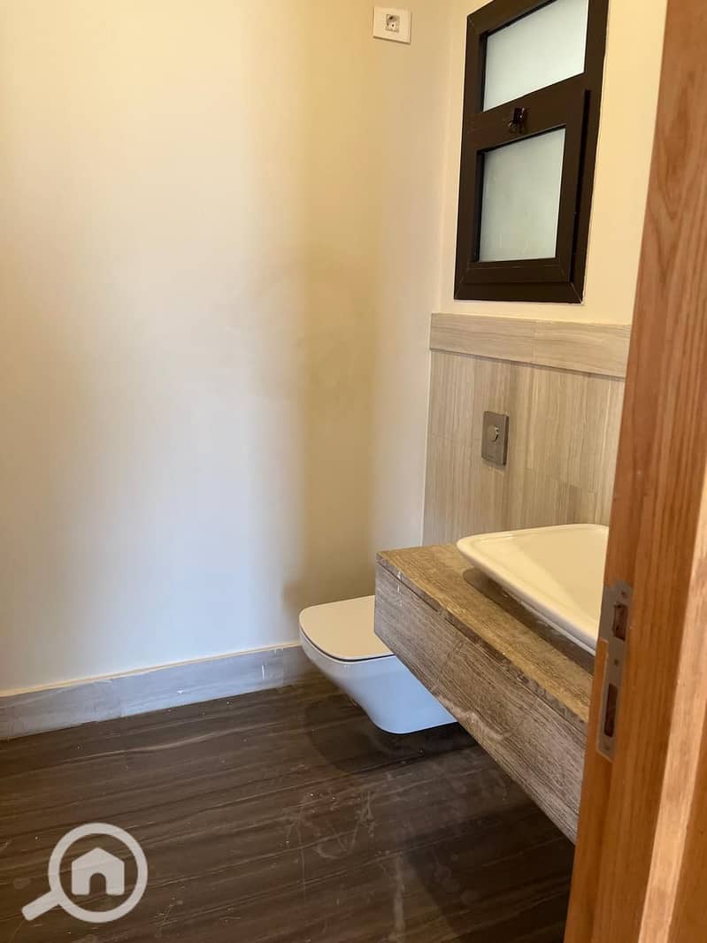 8 WhatsApp Image 2025-11-17 at 23.45. 11 (1). jpeg