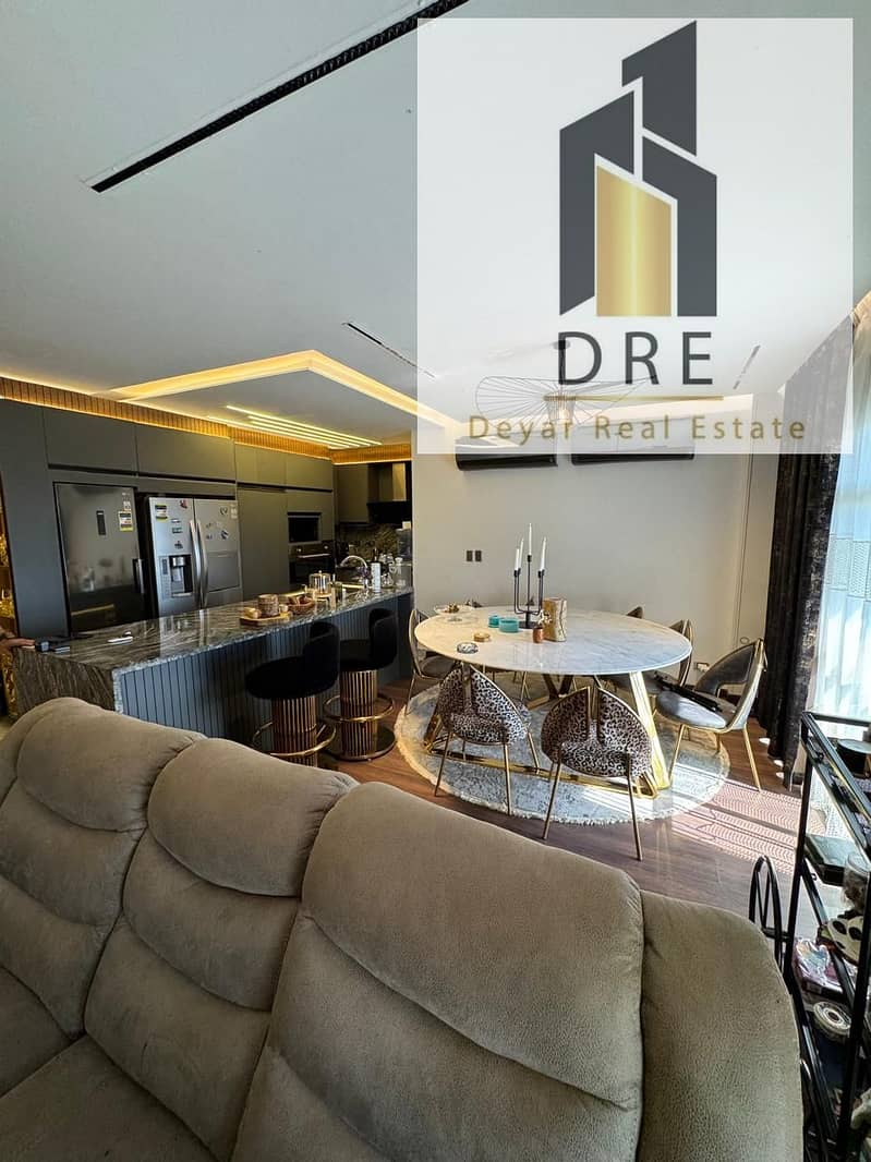 3 9b8f8d4e-fc8b-4618-bf4f-63cd8541a905. jpg