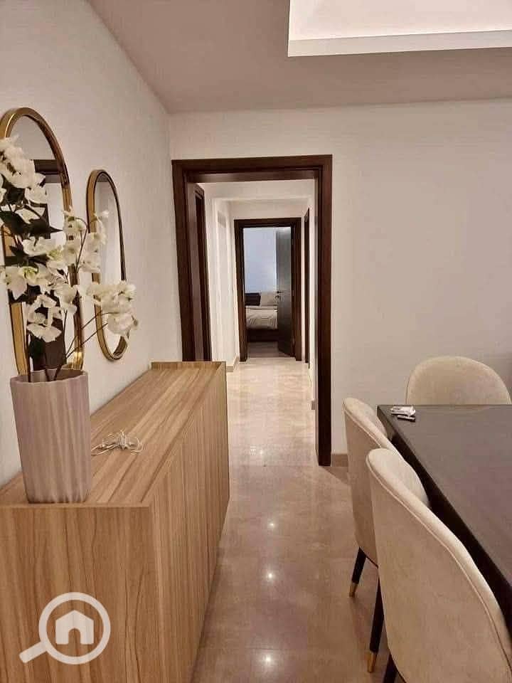 8 e4a97f9d-4bf3-4b8e-a5ad-0bcb90b729f3. jpg