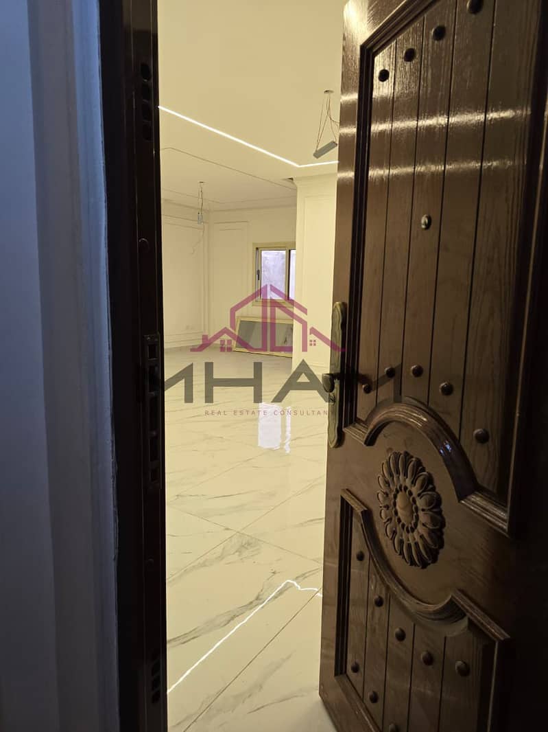 9 photo_5825672956191902919_y. jpg