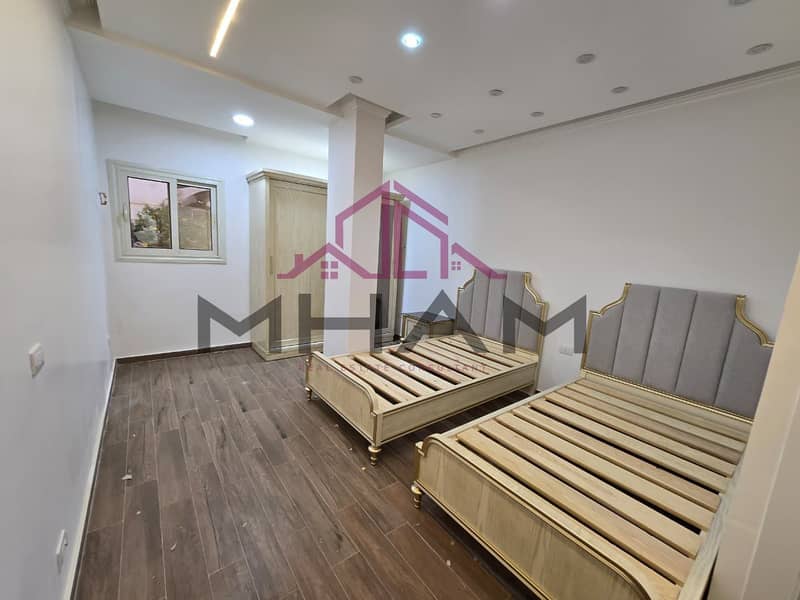 12 photo_5825672956191902924_y. jpg