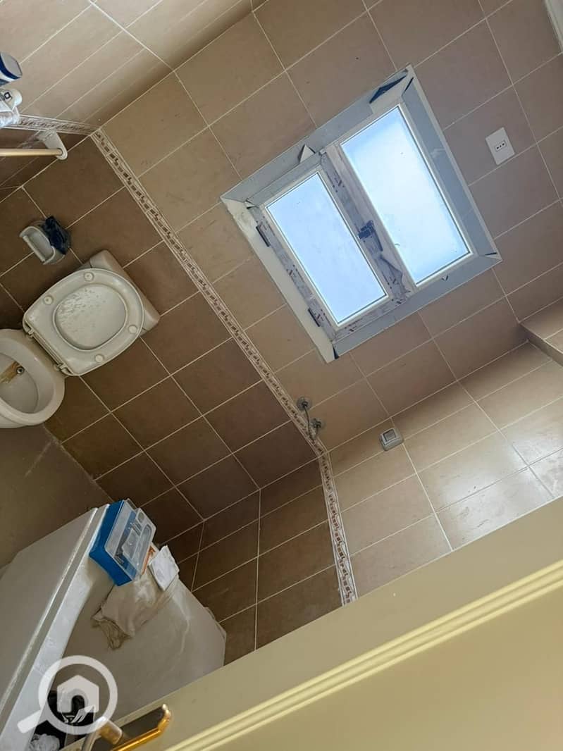 9 4106f793-d2ed-4a18-95b7-ceeb54cc22cb. jpeg