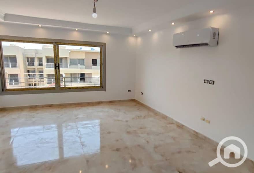 10 9affe425-ab80-471b-bb9c-f0841e89954a. jpg