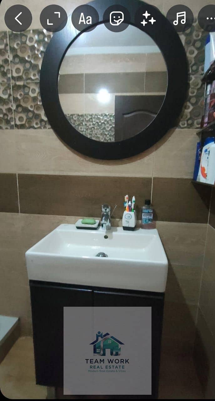 4 0472fa03-39ac-46ad-857c-a3e03f1f4f16. jpg