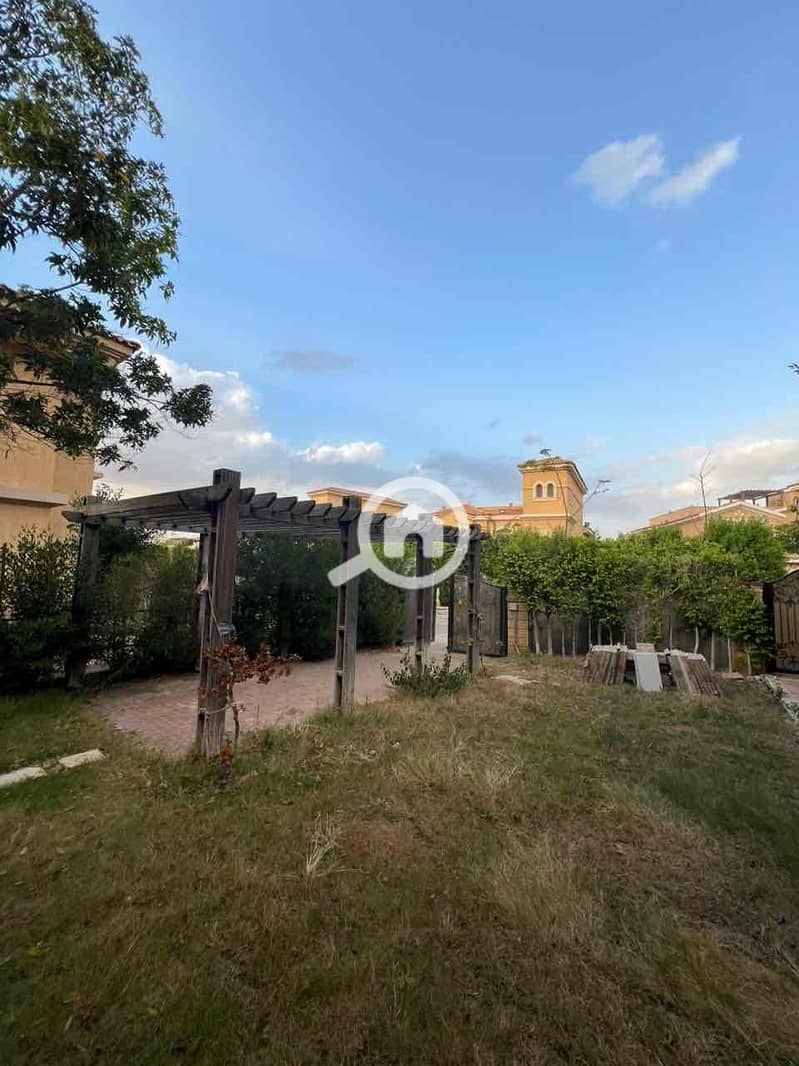 4 e3f4b056-0959-44a4-80f4-7c093252fe08. jpg