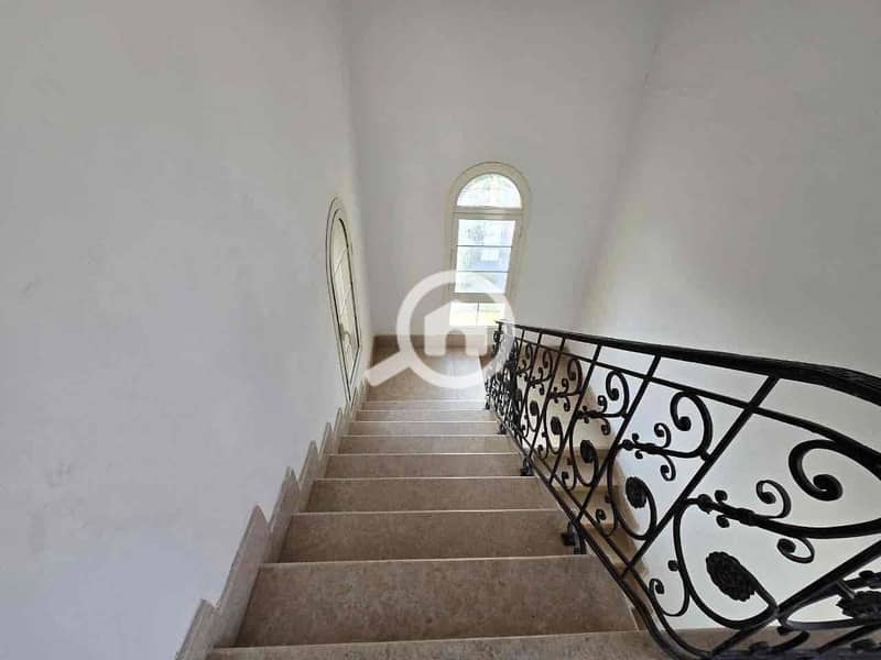 8 92a88c9c-6a35-4440-a06b-e30897c4bb8d. jpg