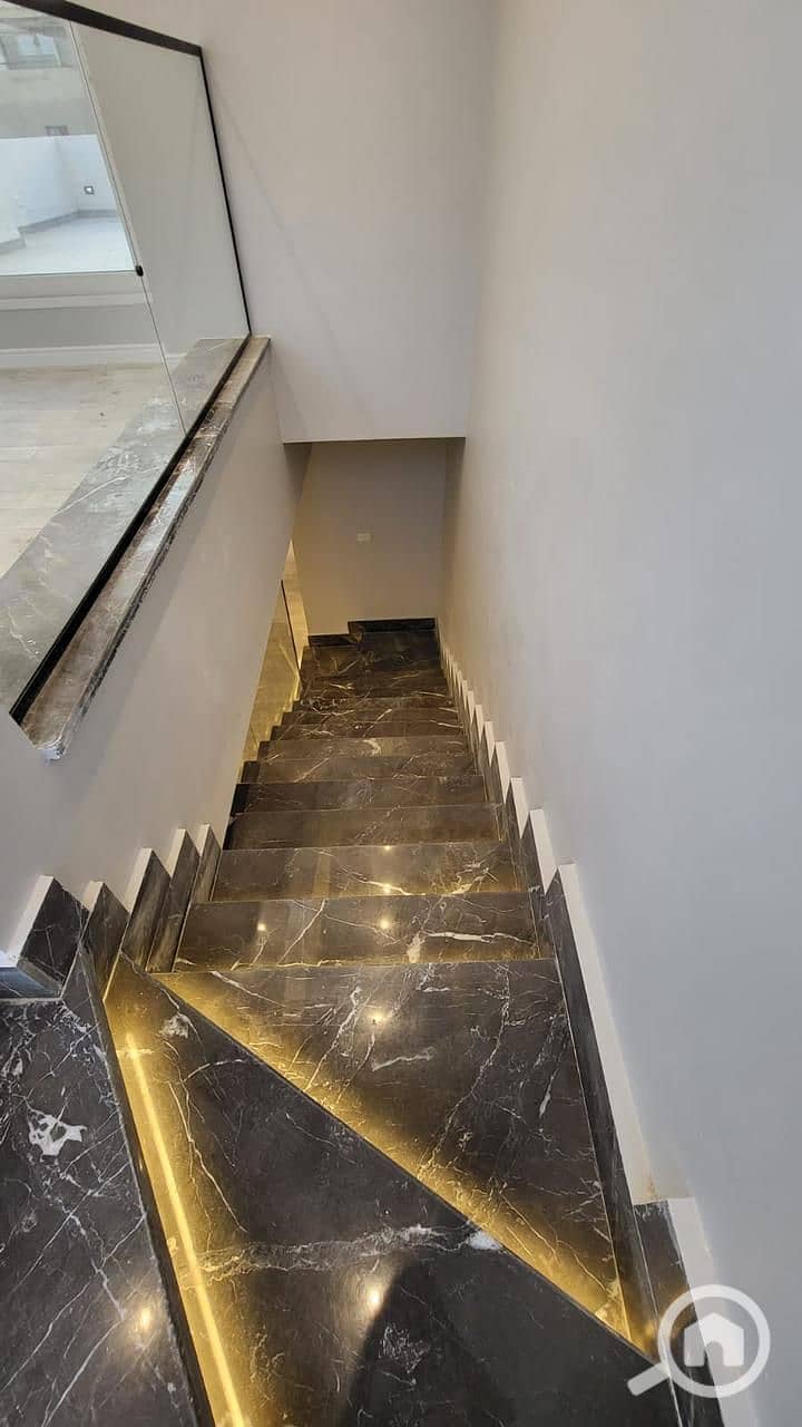 5 bb410d91-0570-497b-bf2c-c312041e78a2. jpg