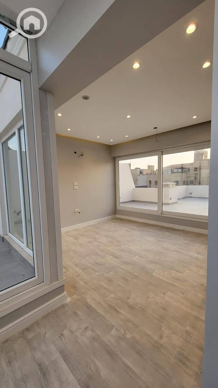 8 b9e27b84-799e-4079-a173-cd359676710f. jpg