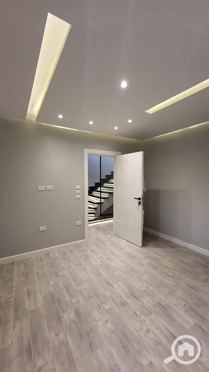 10 1ea8fb2f-2897-4028-b4d8-37b1f2d86f72. jpg