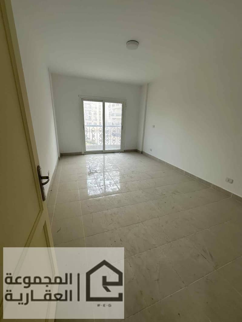 4 e5c503c8-d84d-40da-9bd6-ddc7847c3a0c. jpg