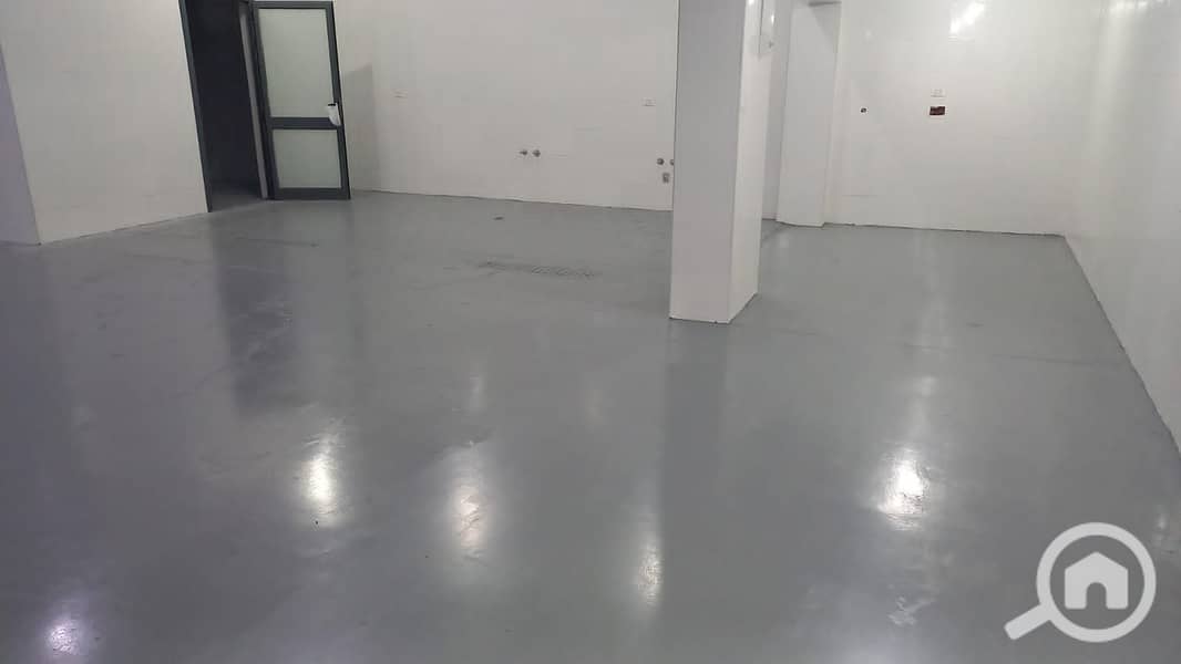 4 WhatsApp Image 2025-11-17 at 16.39. 33_51156049. jpg