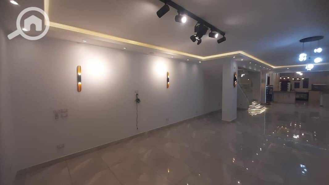 9 85d147e8-f6c6-43ec-9a97-2d153b770f0f. jpg