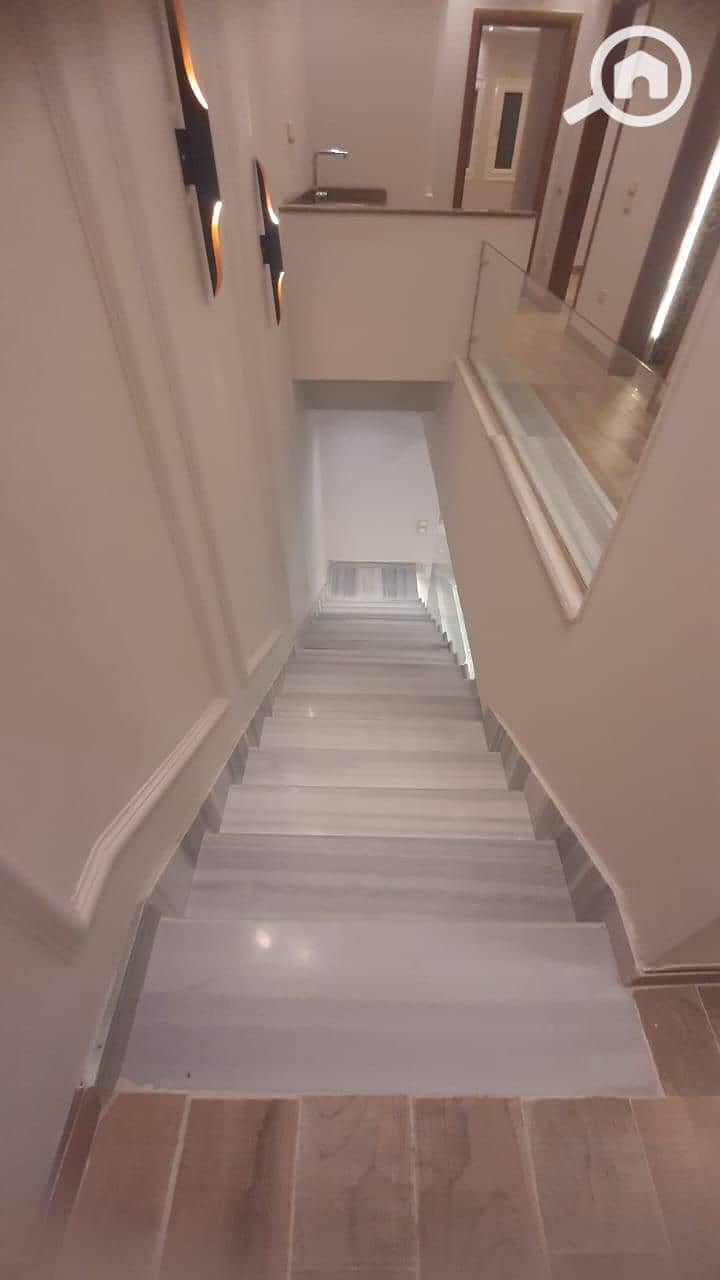 14 c425c574-303f-4c43-a4d4-88fa38b63420. jpg