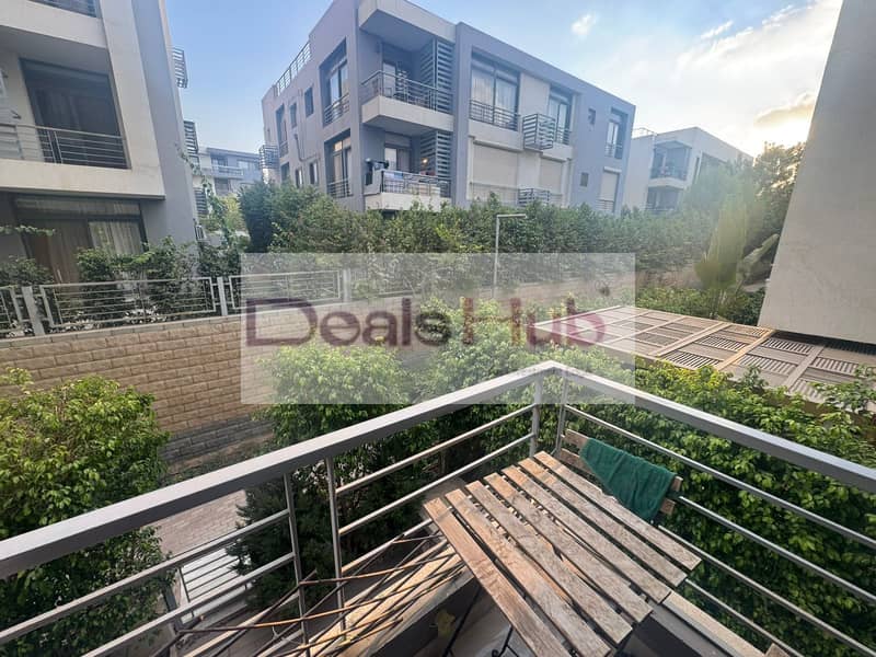 10 eae2b796-a4c8-4e1f-8abf-6a46382bbad6. jpg