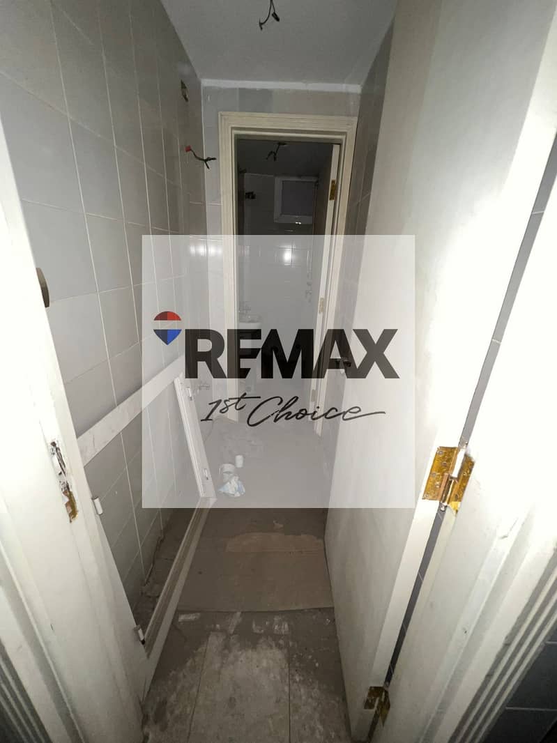 21 d15e4f36-90dc-4f10-8fb4-1a9a185594fb. jpg