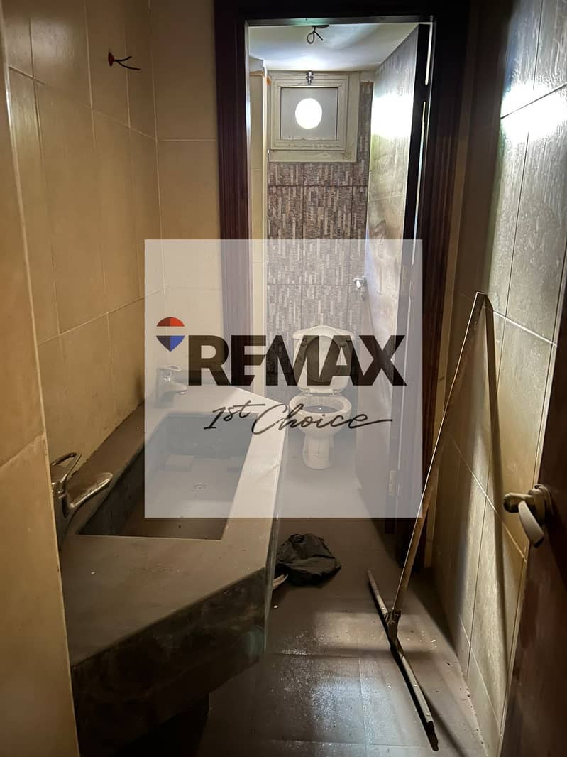 23 ded5690f-9c48-4ba5-a49c-517c751a6049. jpg