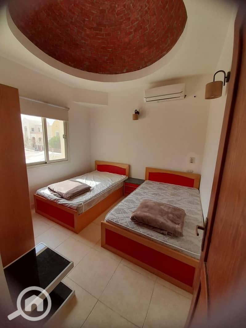 10 55088001-f3bc-44ef-b961-afe313d8a815. jpg