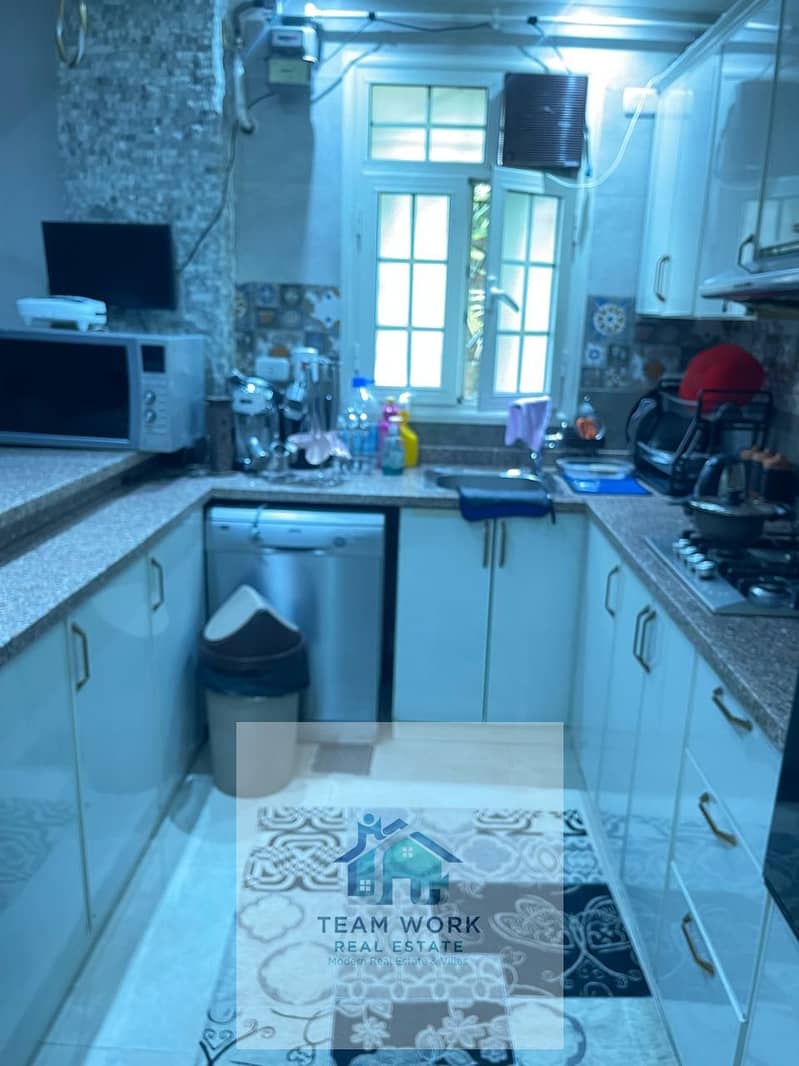 4 2f316ee3-9a0d-4416-ae5b-2be2a2bb3a65. jpg