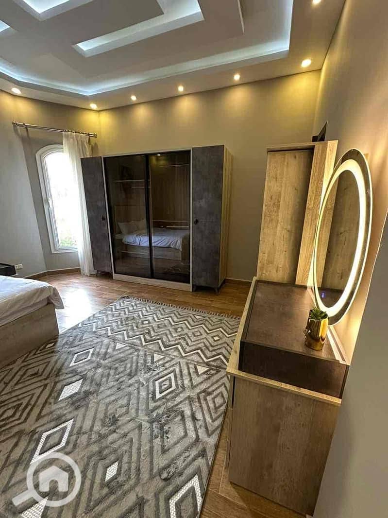 18 ef840ea9-7690-4e53-8e63-5e4487b7d2a0. jpg