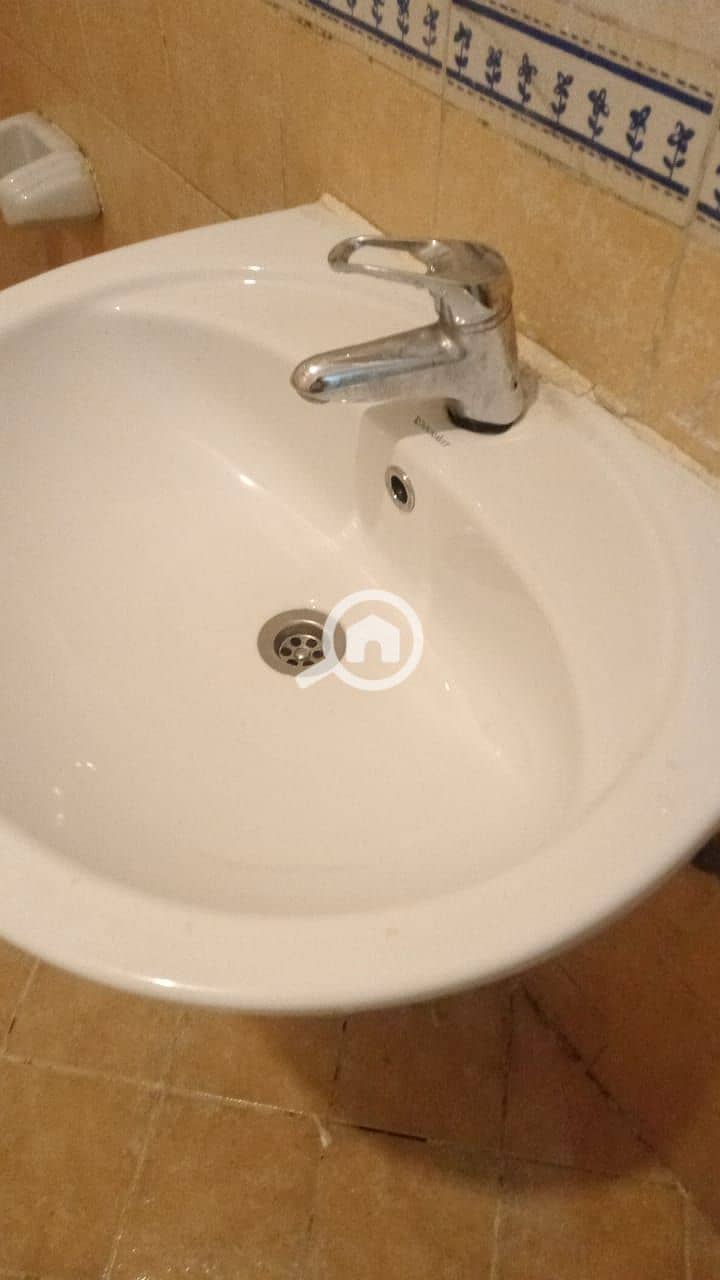 10 ce5c3b03-6424-46ac-b42a-48d6d18c2b14. jpeg