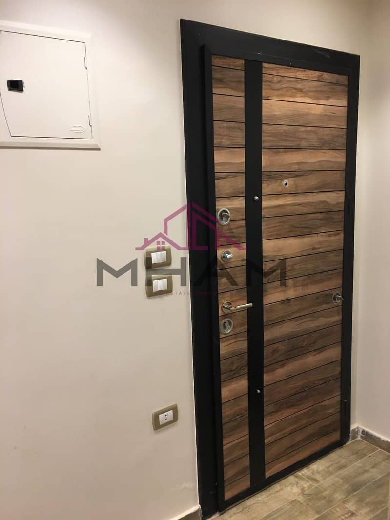 25 photo_5825672956191902893_y. jpg