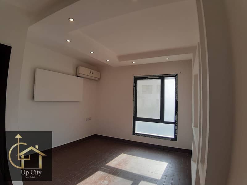 5 WhatsApp Image 2025-11-17 at 18.21. 00 (1). jpeg