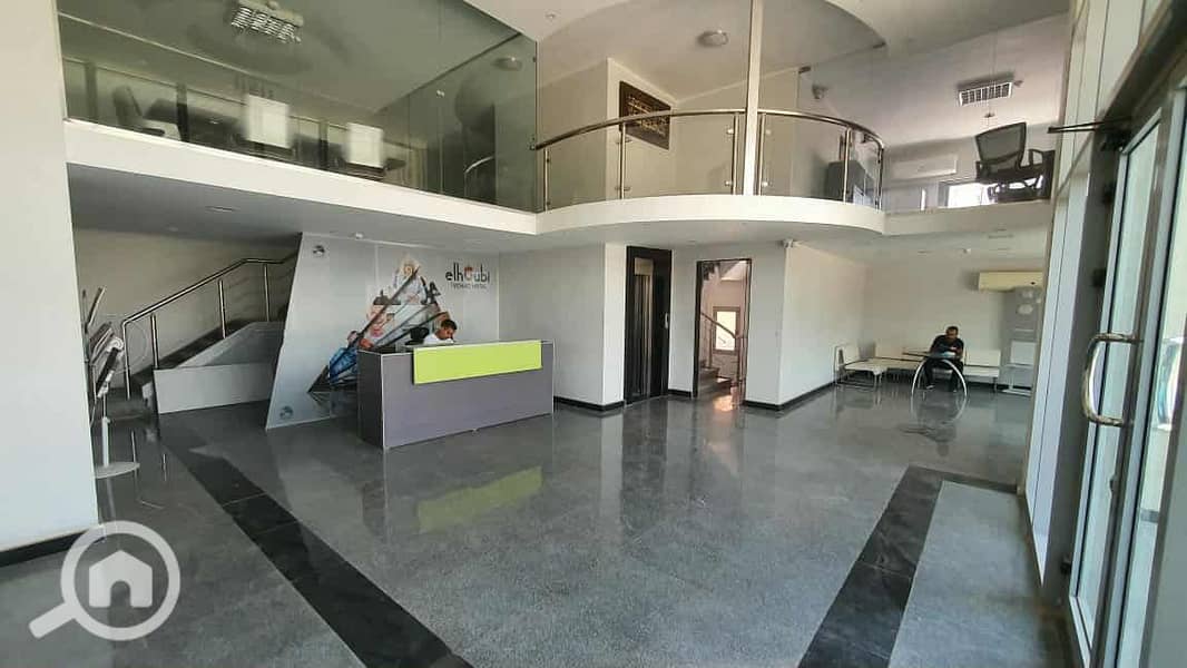 4 67d92dfc-63f3-4442-9942-00d5c62b2e99. jpg