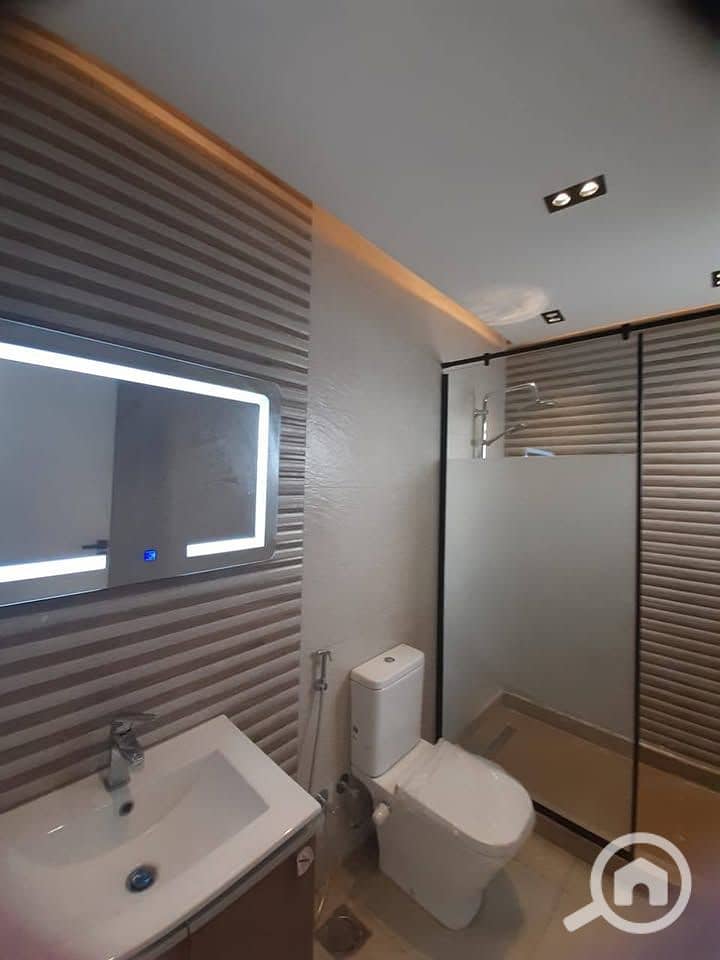 10 dbcd26f2-76ef-4d1d-bdf2-0cfb97063ec7. jpg