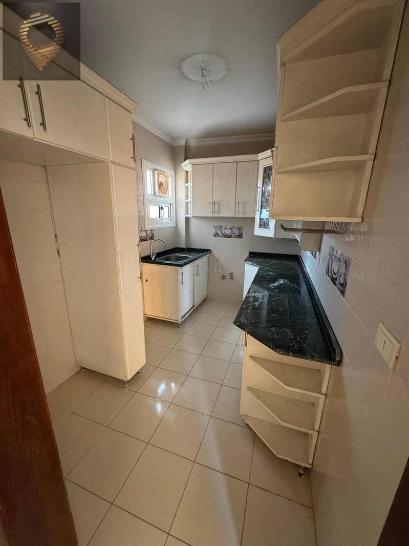 15 WhatsApp Image 2025-10-25 at 18.58. 47_2f9fe8f9. jpg