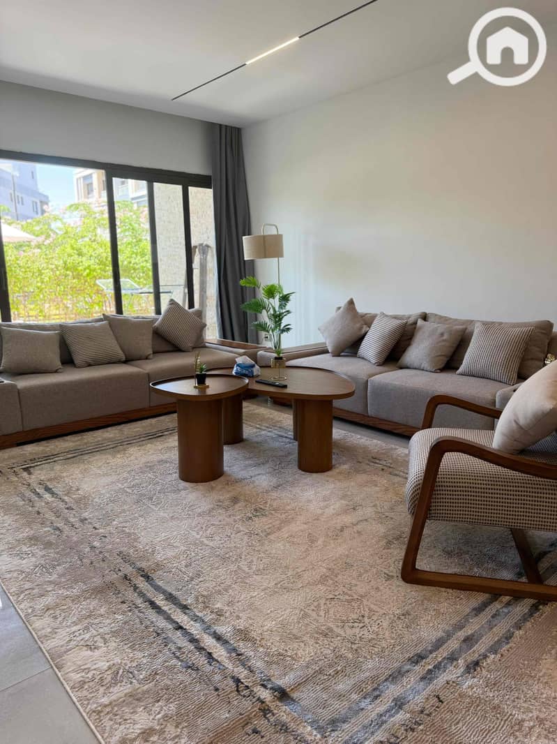 15 85a0b4e0-2795-4f3c-8e37-0e7141bd2863. jpg