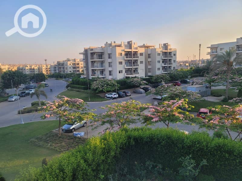 10 e5f9854e-291d-49ed-89cd-362970395a6f. jpg