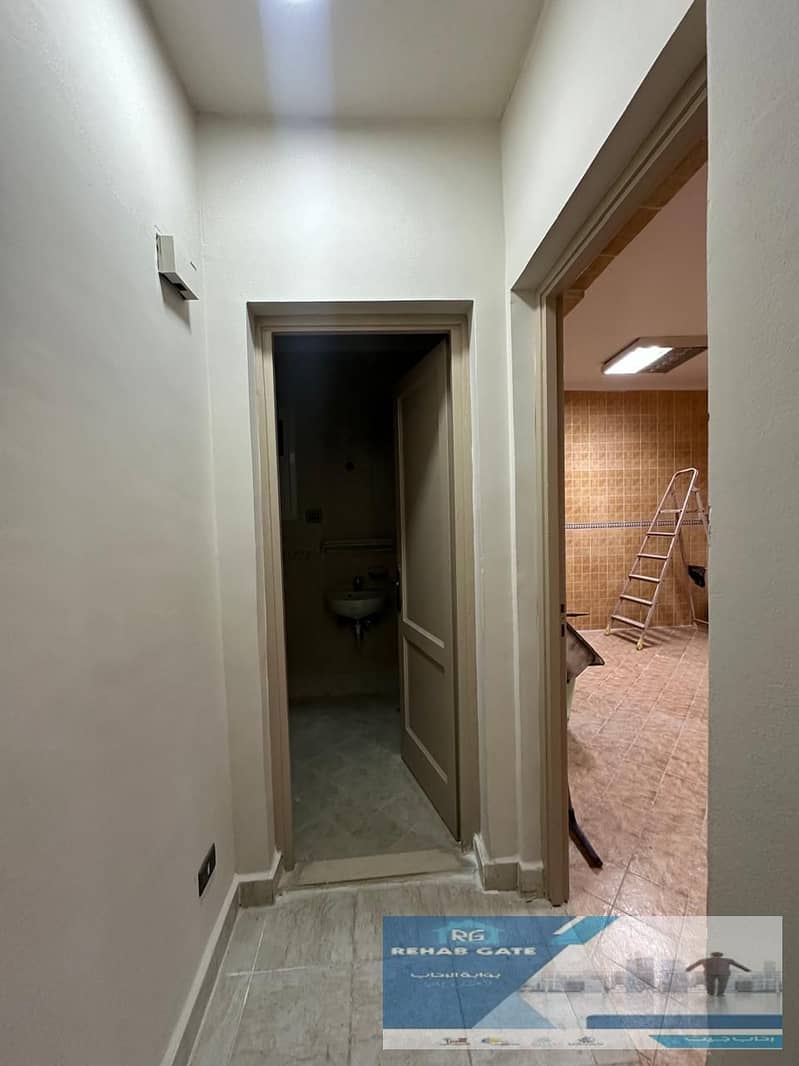 19 c7cf0896-33fe-42cd-a81b-21428d9d5b75. jpg